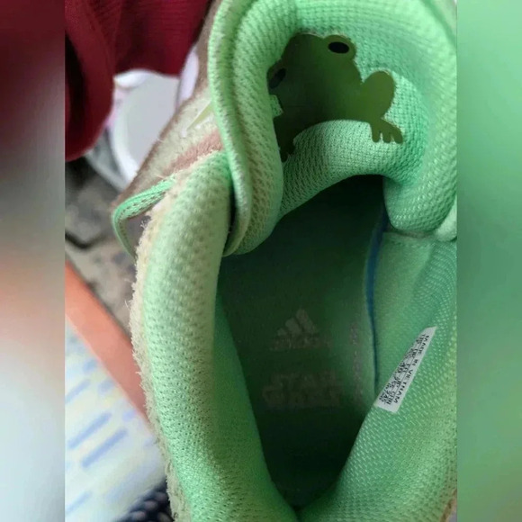 Adidas Deep Threat Baby Yoda Star Wars Shoes size- 7-(40 EU) Used once in excell - Picture 10 of 11